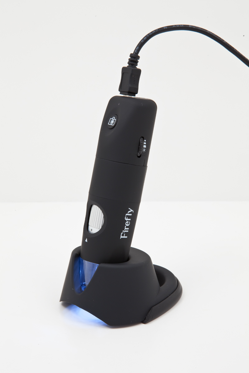Caméra Microscope numérique UV LED Firefly GT700 sur la station d'accueil
